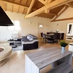 Holiday home Familial A - Nature, Terrasses & Jardin Clos, Vue Vallee, Foret