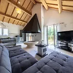 Familial A - Nature, Terrasses & Jardin Clos, Vue Vallee, Foret Holiday home *