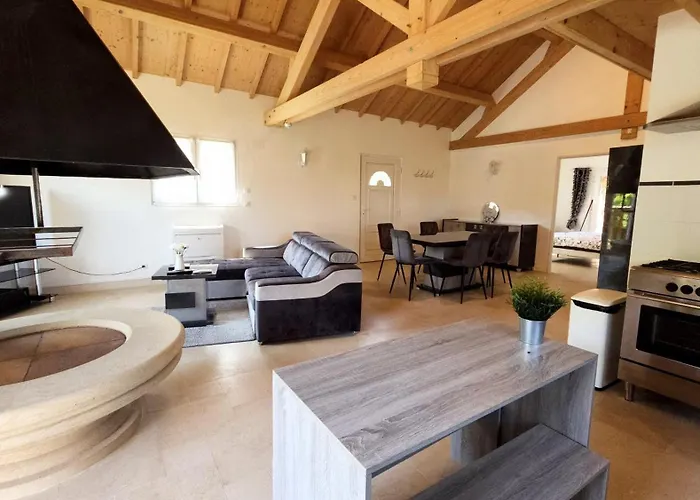 Дом отдыха Familial A - Nature, Terrasses & Jardin Clos, Vue Vallee, Foret