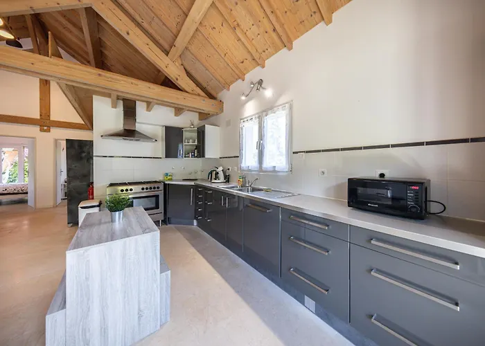 Familial A - Nature, Terrasses & Jardin Clos, Vue Vallee, Foret