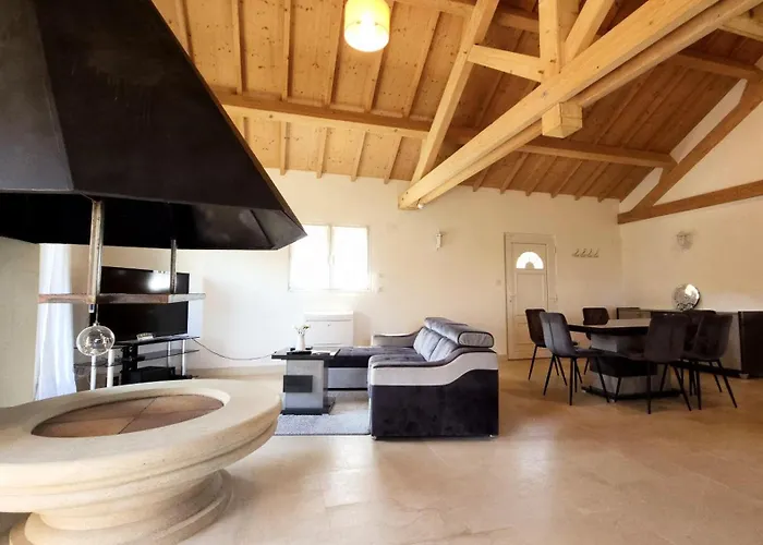 Дом отдыха Familial A - Nature, Terrasses & Jardin Clos, Vue Vallee, Foret *